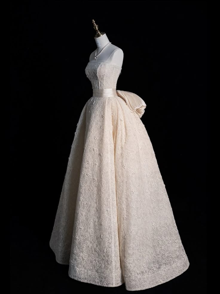 Unique Wedding Dress Ball Gown Strapless Neck Lace Long Wedding Dresses Bridal Gowns Elegant Brides Gown DH741