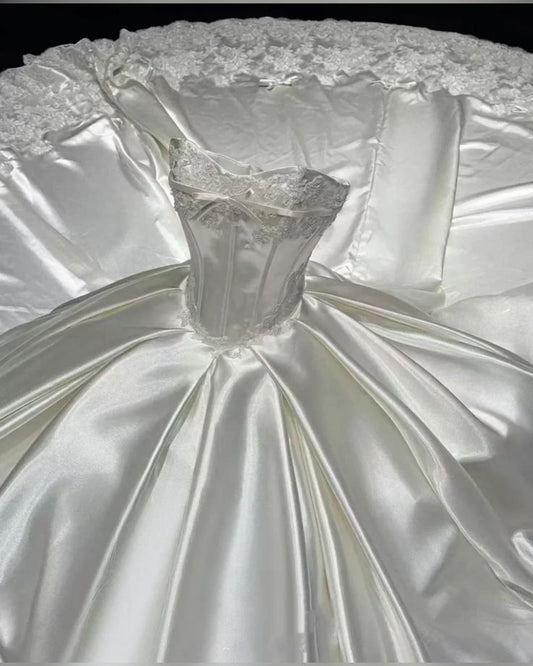 Classy Elegant Wedding Dress Ball Gown Strapless Satin Lace Long Wedding Dresses Bridal Gowns DH748