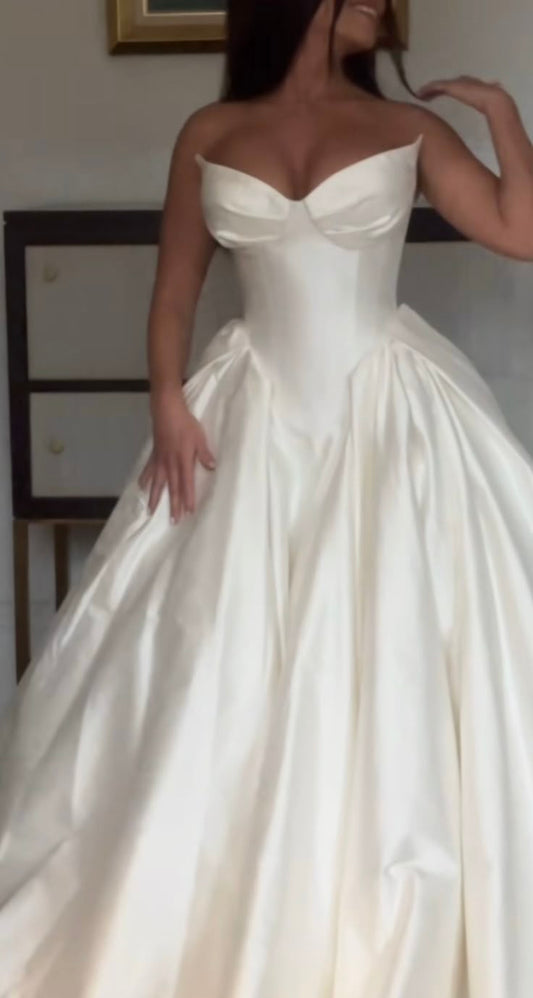 Ethereal Wedding Dress Ball Gown Sweetheart Satin Long White Wedding Dresses Bridal Gowns DH858