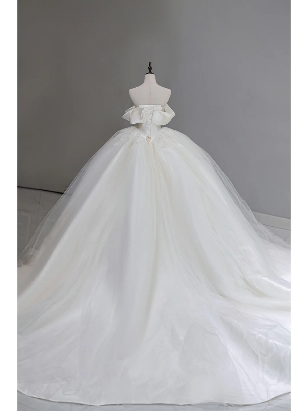 Timeless Bridal Gown Ball Gown Off The Shoulder Satin Long White Wedding Dresses Elegant Bridal Gowns DH867