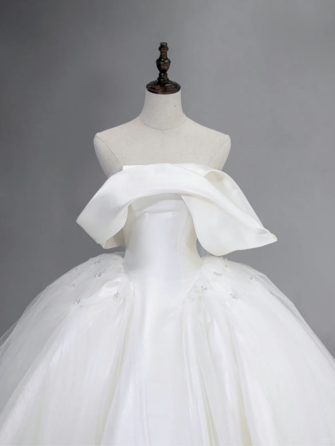 Timeless Bridal Gown Ball Gown Off The Shoulder Satin Long White Wedding Dresses Elegant Bridal Gowns DH867