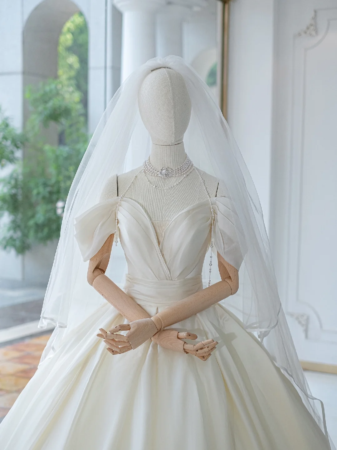 Timeless Bridal Gown Ball Gown Off The Shoulder Satin Long White Wedding Dresses Elegant Bridal Gowns DH879