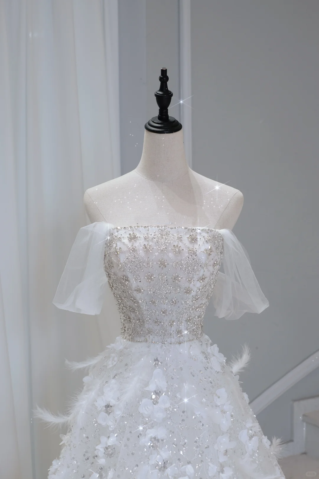 Timeless Bridal Gown Ball Gown Strapless Sequin Sleeveless Long White Wedding Dresses Elegant Bridal Gowns DH886