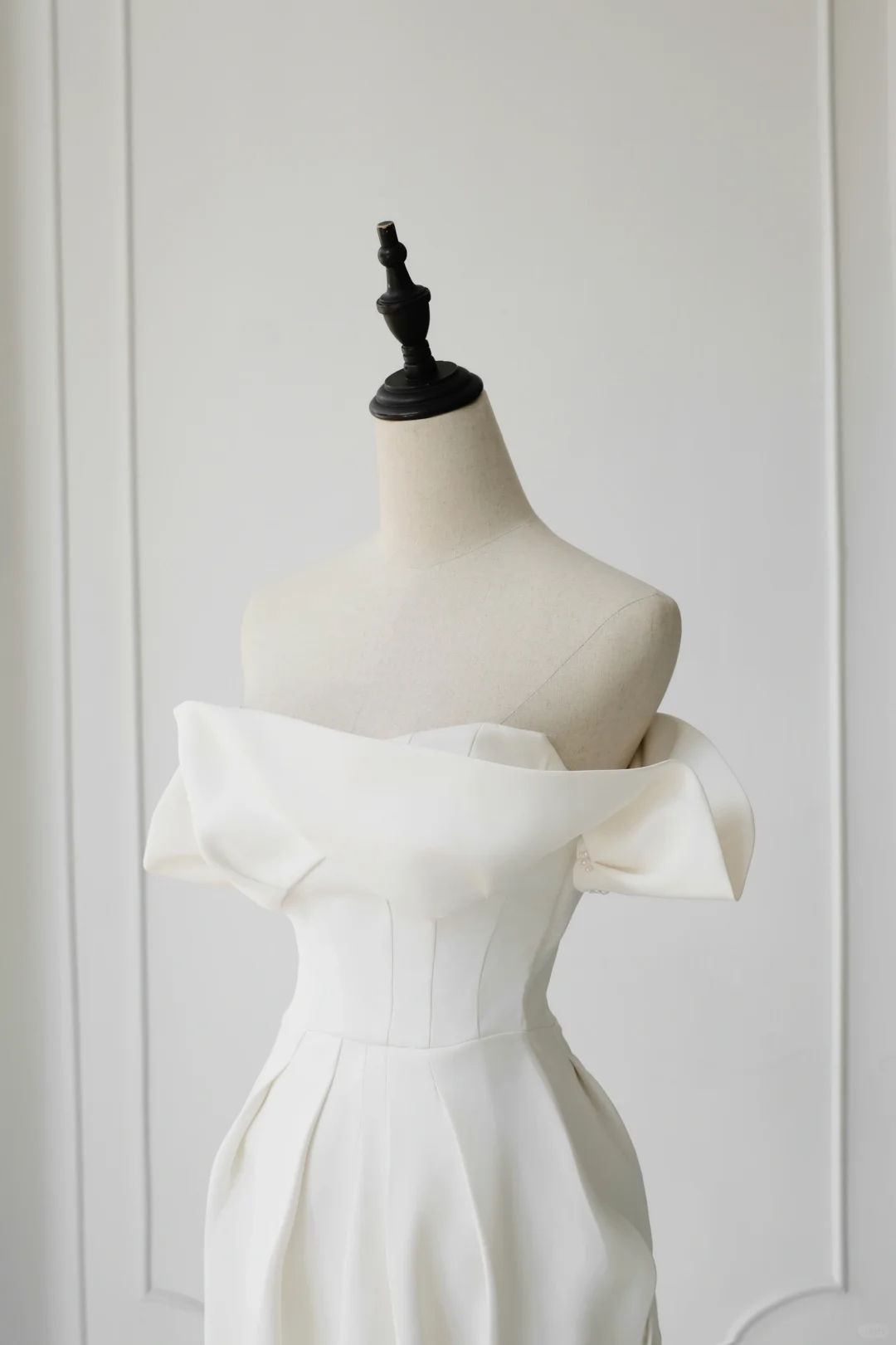 Timeless Bridal Gown Sheath Off The Shoulder Satin Short Sleeves Wedding Dresses Elegant Bridal Gowns DH891