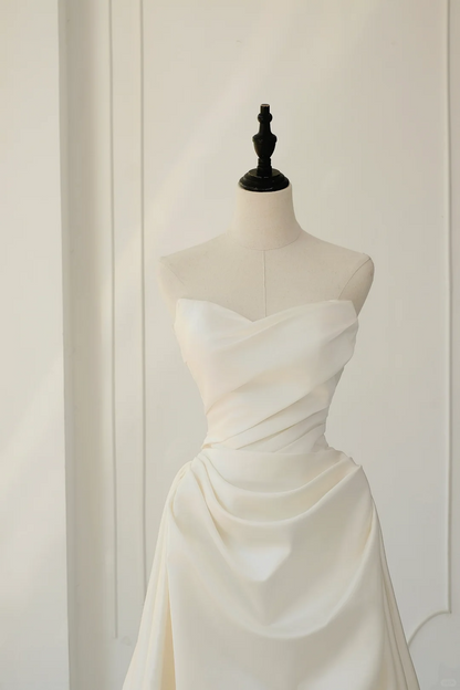 Timeless Bridal Gown Ball Gown Strapless Satin Pleated Sleeveless Long White Wedding Dresses Elegant Bridal Gowns DH893
