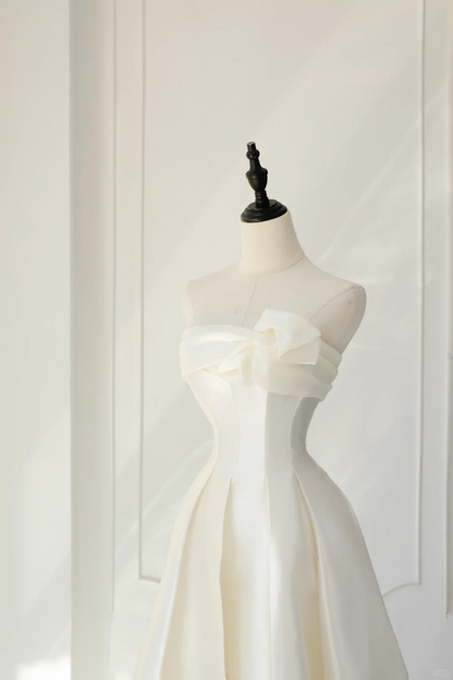 Timeless Bridal Gown A line Strapless Satin White Wedding Dresses Elegant Bridal Gowns DH895
