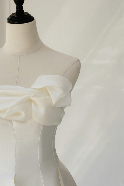 Timeless Bridal Gown A line Strapless Satin White Wedding Dresses Elegant Bridal Gowns DH895