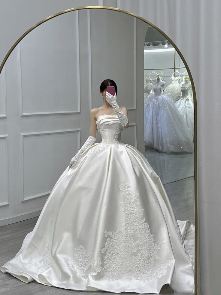 Timeless Bridal Gown Ball Gown Strapless White Sleeveless Satin Long Wedding Dresses Elegant Bridal Gowns DH908