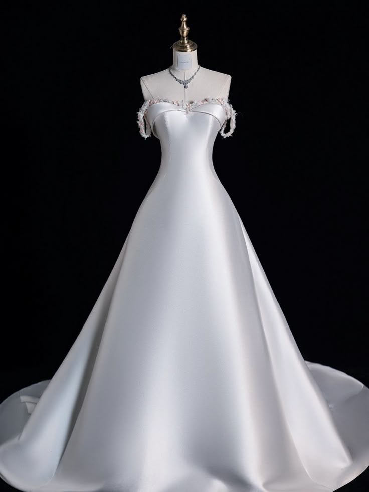 Timeless Bridal Dress Ball Gown Sweetheart Hand Made Flowers Satin White Wedding Dresses Elegant Bridal Gowns DH913