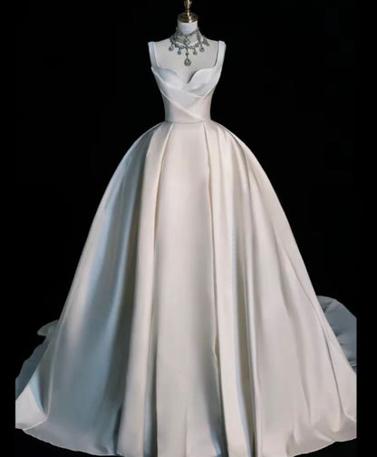 Princess Bridal Dress Ball Gown Sweetheart Sleeveless Satin White Wedding Dresses Pretty Bridal Gowns DH939