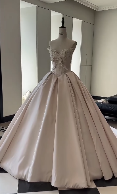 Princess Bridal Dress Ball Gown Sweetheart Sleeveless Satin Light Pink Wedding Dresses Pretty Bridal Gowns DH943