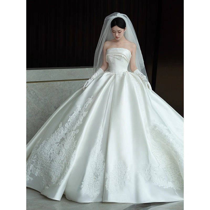 Princess Bridal Dress Ball Gown Strapless Sleeveless Lace White Appliques Wedding Dresses Pretty Bridal Gowns DH958