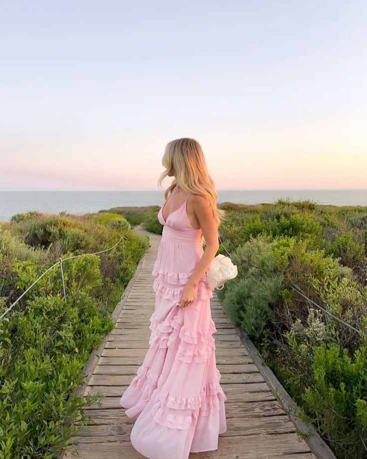 Elegant A Line Spaghetti Straps Pink Chiffon Long Prom Dresses Party Dress Summer 20th Birthday Outfits 18th Birthday Dresses DH990