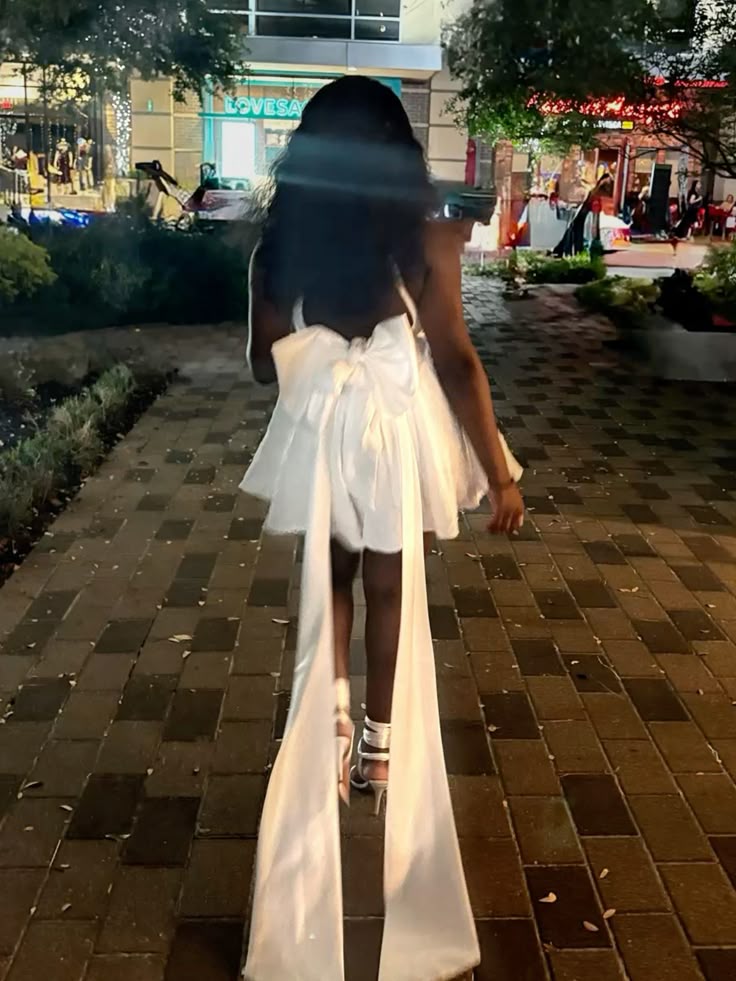 Sexy Ball Gown Straps White Satin Bow Short Summer Birthday Dress Hoco Dress Birthday Outfit 18th Birthday Mini Party Dresses DP1039