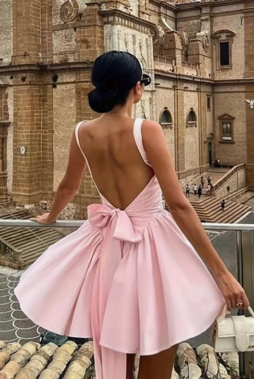 Pretty Backless Bow Back Square Neck Cami Dress Elegant Sleeveless Summer Birthday Dress Hoco Dress Birthday Outfit 19th Birthday Mini Cocktail Dresses DP1138