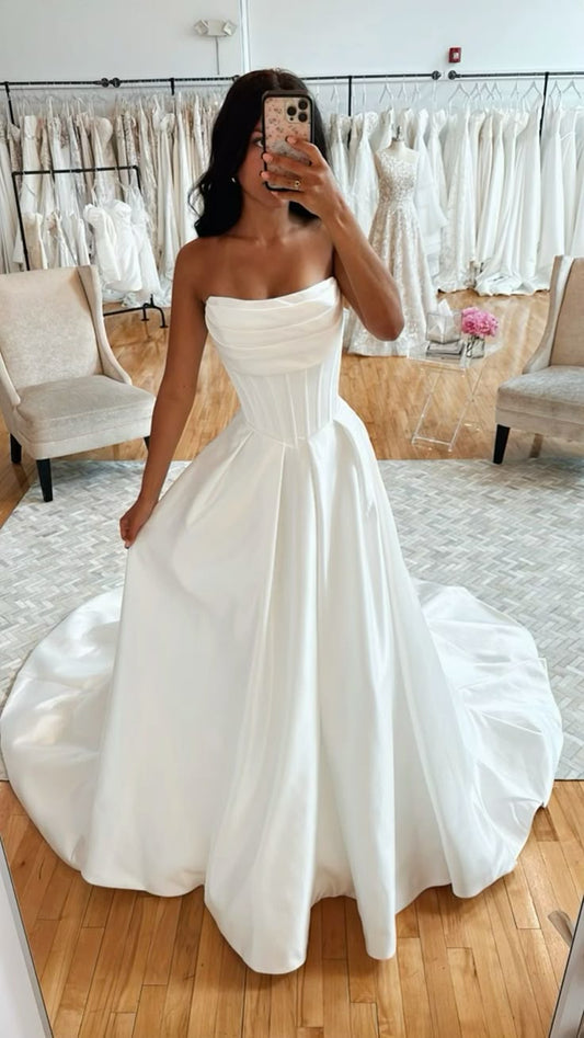 Ethereal Wedding Dress Ball Gown Strapless Satin White Wedding Dresses Corset Bridal Gowns DP1196