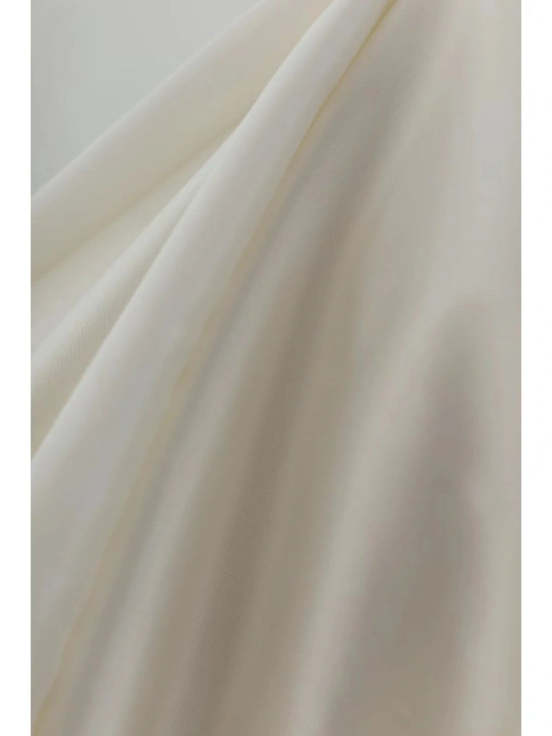 Romantic Bridal Gown Ball Gown Sweetheart Satin White Wedding Dresses Minimalist Bridal Gowns DP1209