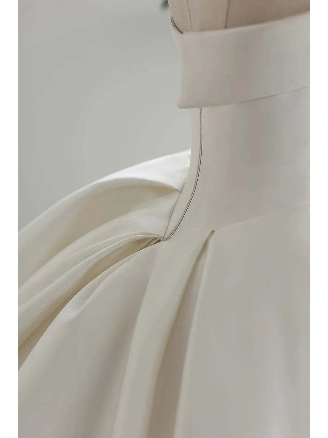 Romantic Bridal Gown Ball Gown Sweetheart Satin White Wedding Dresses Minimalist Bridal Gowns DP1209