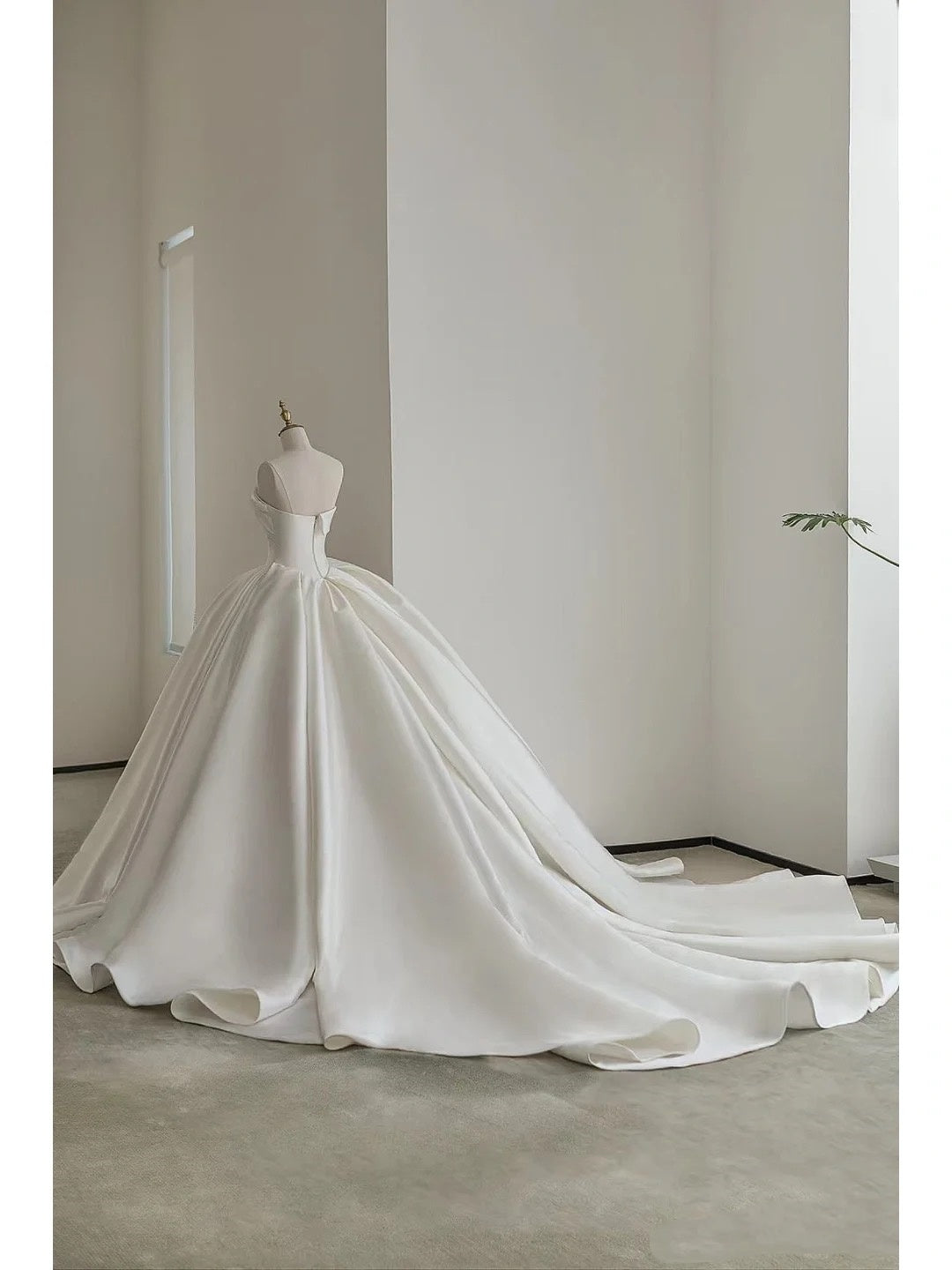 Romantic Bridal Gown Ball Gown Sweetheart Satin White Wedding Dresses Minimalist Bridal Gowns DP1209