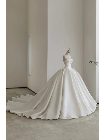 Romantic Bridal Gown Ball Gown Sweetheart Satin White Wedding Dresses Minimalist Bridal Gowns DP1209