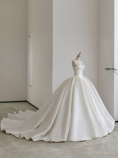 Romantic Bridal Gown Ball Gown Sweetheart Satin White Wedding Dresses Minimalist Bridal Gowns DP1209