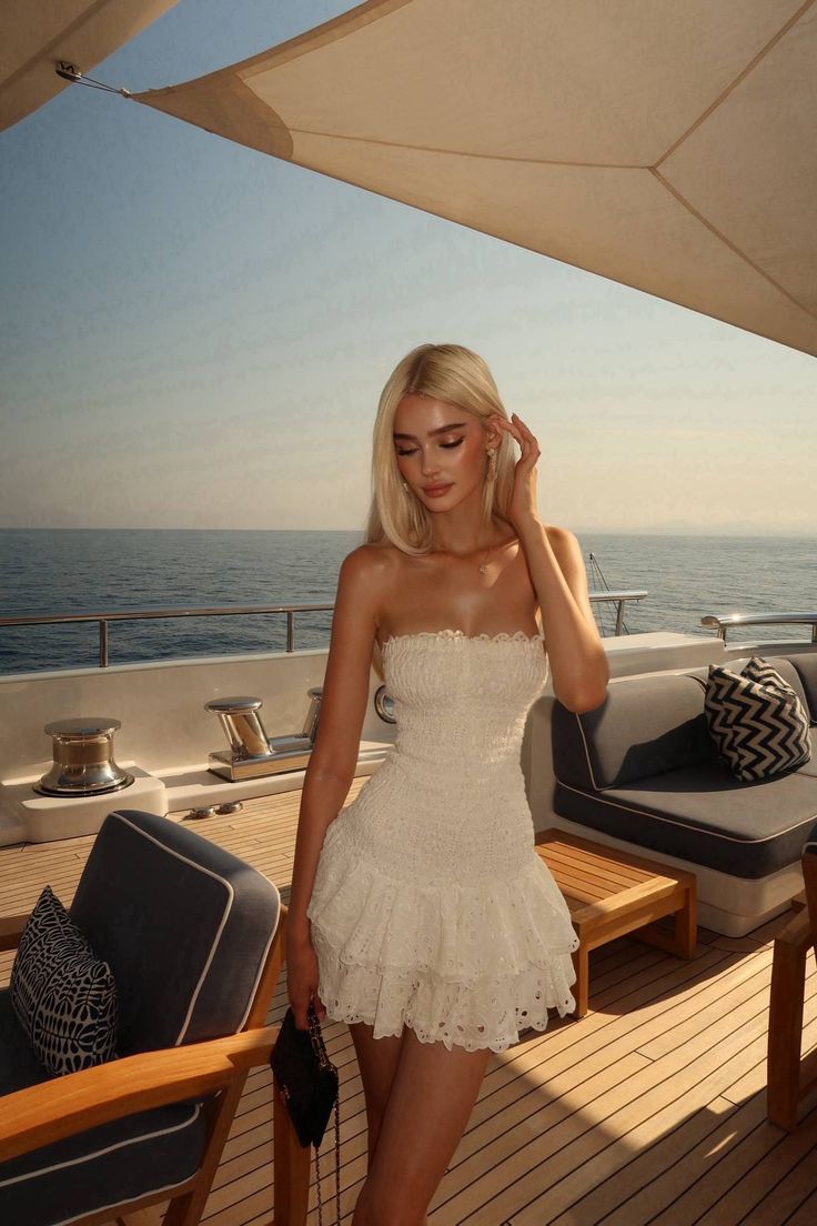 Pretty A line Strapless White Lace Sleeveless Summer Birthday Dress Hoco Dress Birthday Outfit 19th Birthday Mini Cocktail Dresses DP1221