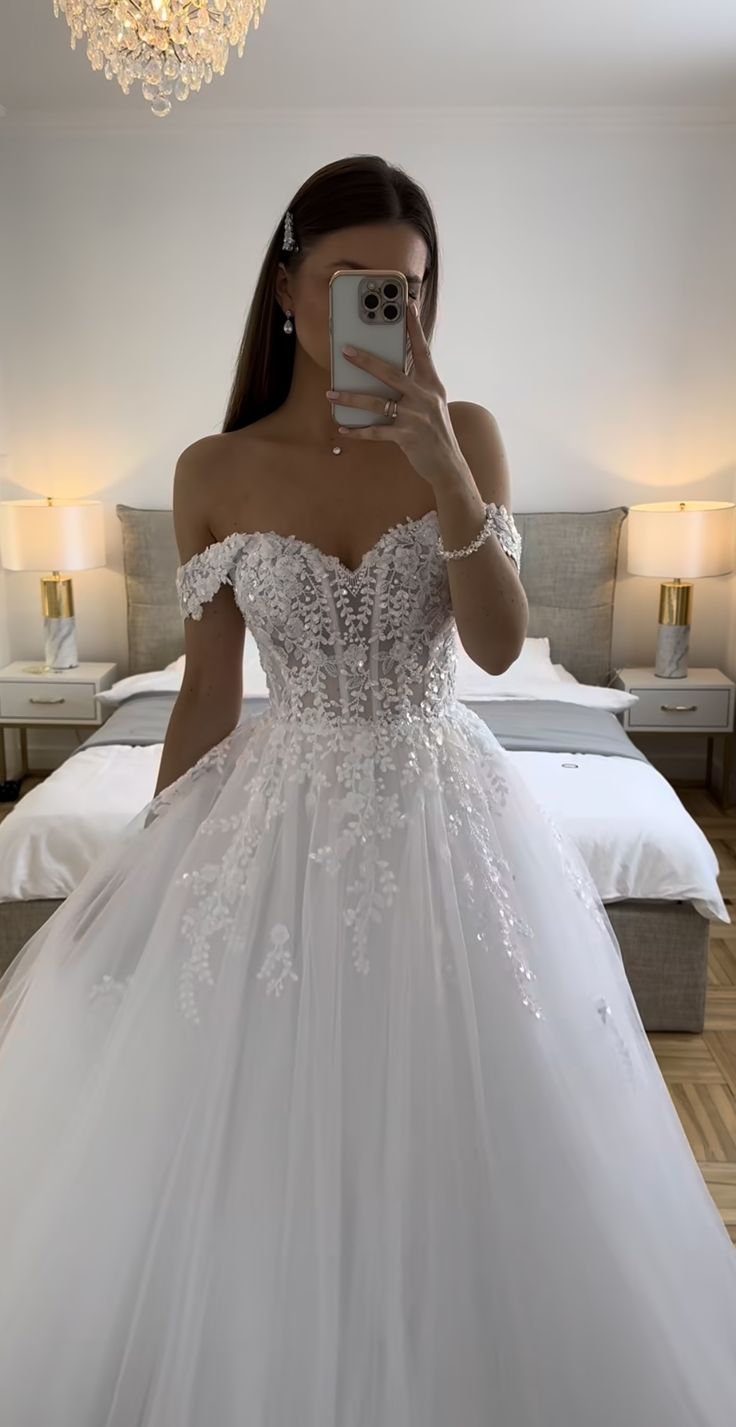 Ethereal Wedding Dress Ball Gown Off The Shoulder Tulle White Wedding Dresses Bridal Gowns DP1316