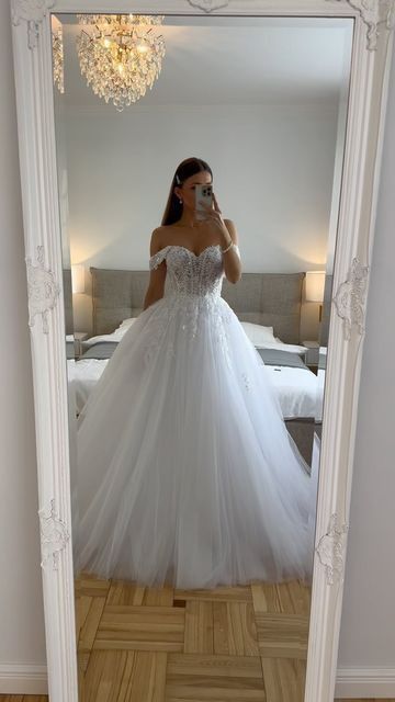 Ethereal Wedding Dress Ball Gown Off The Shoulder Tulle White Wedding Dresses Bridal Gowns DP1321
