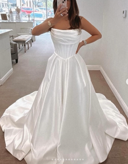 Classic Bridal Gown A Line Sweetheart Satin White Wedding Dresses Minimalist Bridal Gowns DP1319
