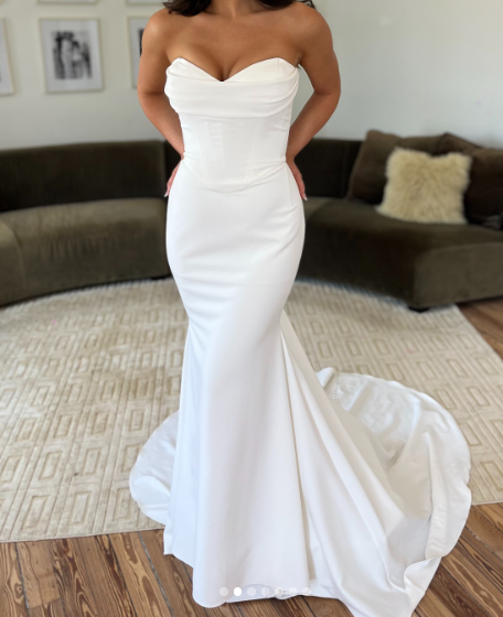Classic Bridal Gown A Line Sweetheart Satin White Wedding Dresses Minimalist Bridal Gowns DP1319