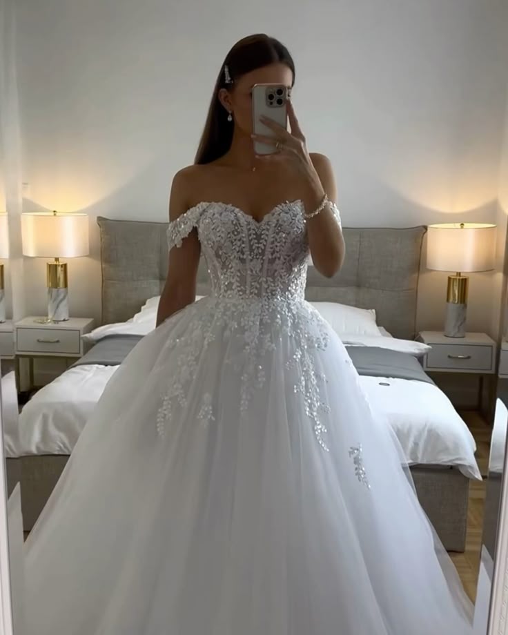 Ethereal Wedding Dress Ball Gown Off The Shoulder Tulle White Wedding Dresses Bridal Gowns DP1321