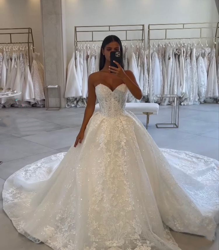 Classic Bridal Gown Ball Gown Sweetheart Lace White Wedding Dresses Minimalist Bridal Gowns DP1362