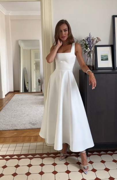 Classic Bridal Gown A line Square Satin White Summer Wedding Dresses Minimalist Bridal Gowns DP1370