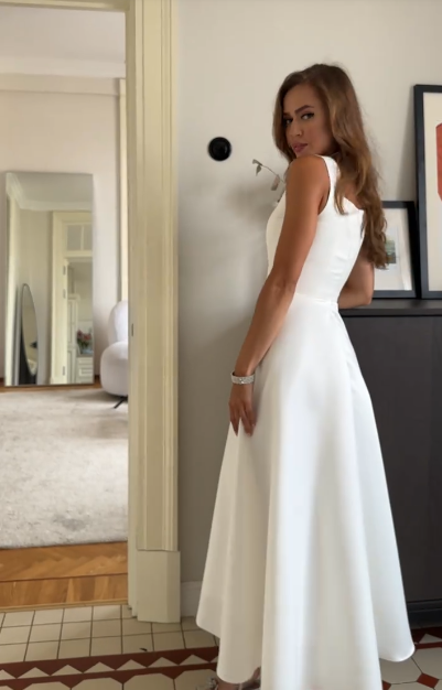 Classic Bridal Gown A line Square Satin White Summer Wedding Dresses Minimalist Bridal Gowns DP1370