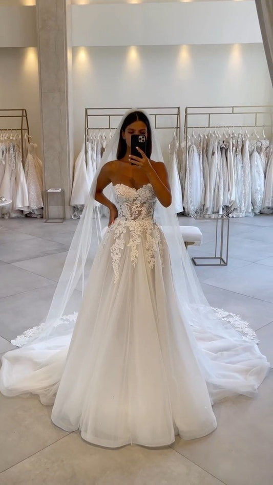 Classic Bridal Gown A line Sweetheart Lace White Wedding Dresses Minimalist Bridal Gowns DP1375