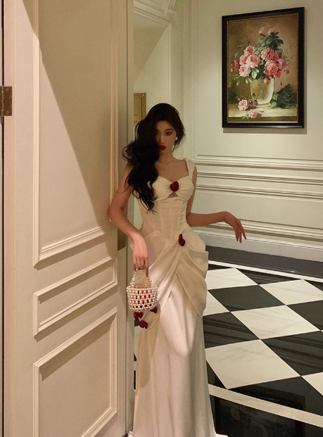 Elegant Mermaid Straps White Satin Sleeveless 21st Birthday Dresses Evening Gown Birthday Outfits Birthday Dress Ideas For Women DP1410