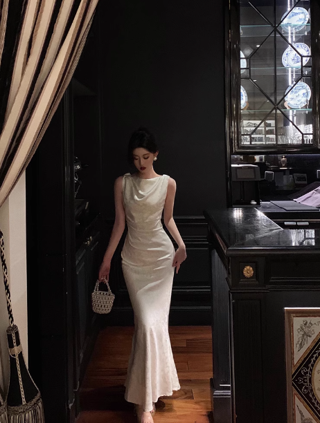 Elegant Sheath White Floral Satin Sleeveless 23rd Birthday Dress Party Gown Birthday Outfits Birthday Dress Ideas For Women DP1416