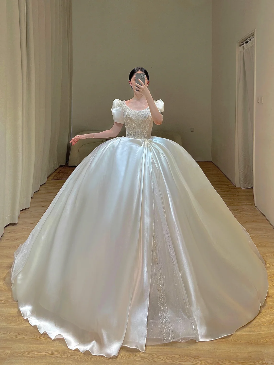 Glitter Wedding Dresses Ball Gown Square Neckline Short Sleeves Satin Wedding Dresses Bridal Gowns DP1499
