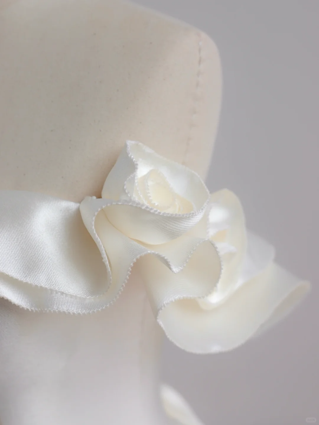 Timeless Bridal Gown Ball Gown Strapless Ivory Satin Wedding Dresses Bridal Gowns DP1511