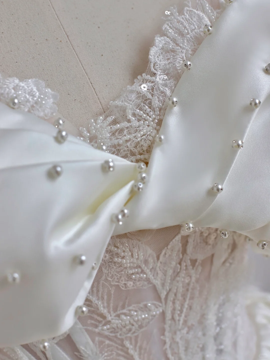 Glitter Wedding Dresses Ball Gown Off The Shoulder Short Sleeves Satin Wedding Dresses Corset Bridal Gowns DP1512