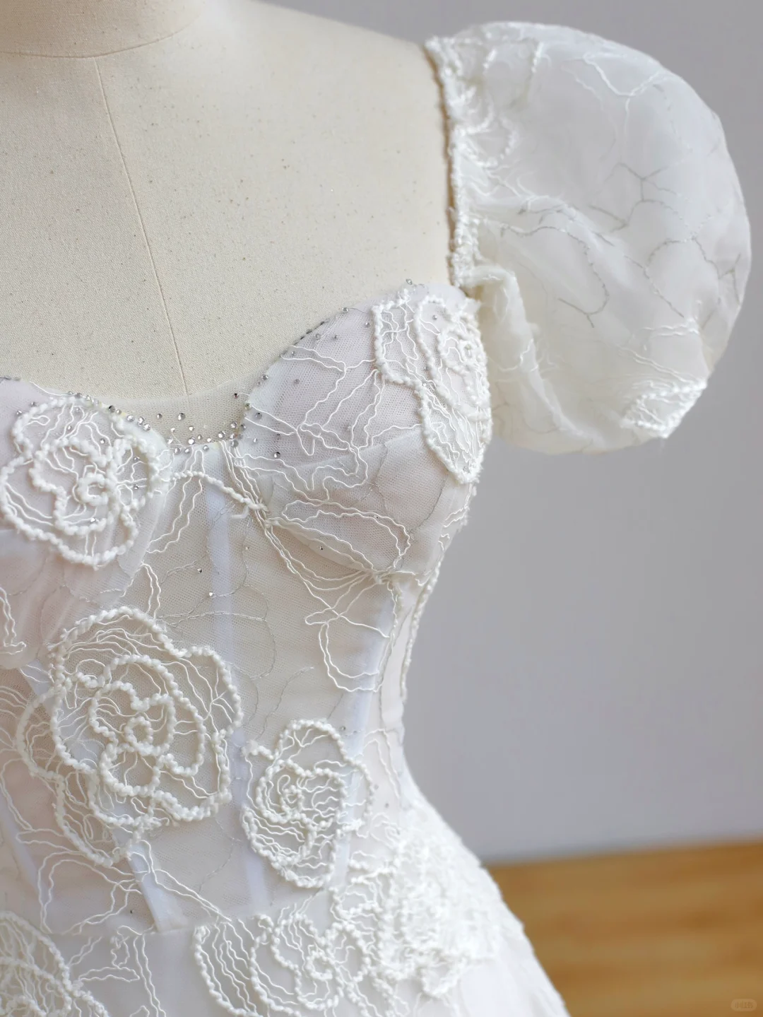 Simple Bridal Gown Ball Gown Short Sleeves Lace White Wedding Dresses Minimalist Bridal Gowns DP1532