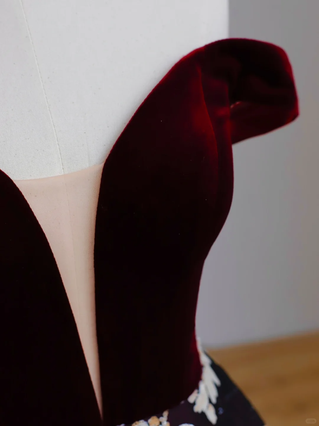 Elegant Glamour Ball Gown Off The Shoulder Burgundy Satin Prom Dress Party Dress Long Evening Dresses DP1535