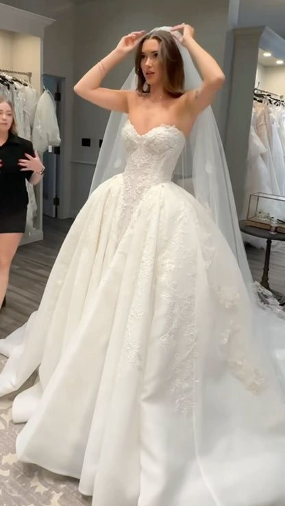 Classic Bridal Gown Ball Gown Sweetheart Lace White Wedding Dresses Minimalist Bridal Gowns DP1590