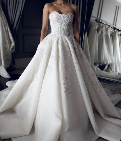 Elegant Bridal Gown Ball Gown Sweetheart White Lace Wedding Dresses Minimalist Bridal Gowns DP1594