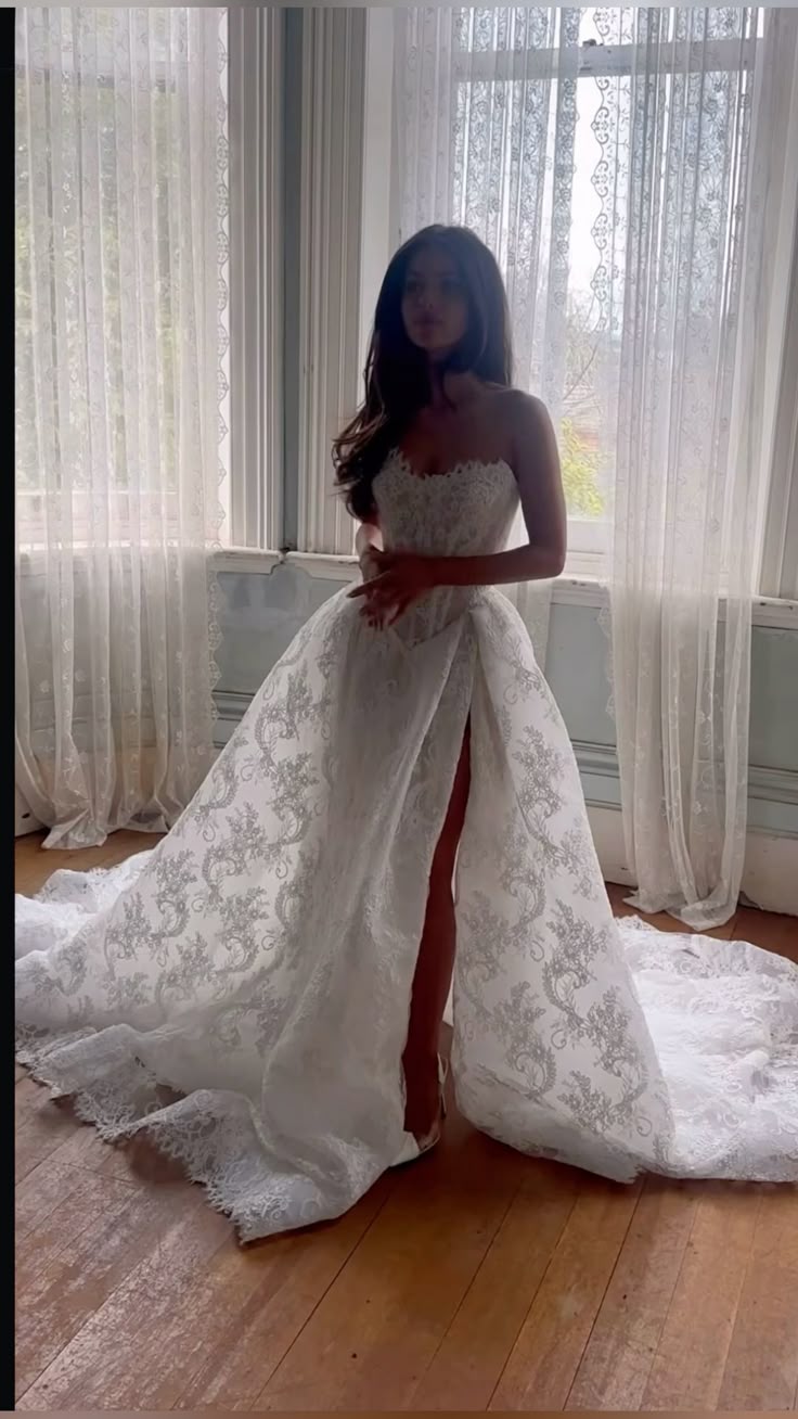 Classic Bridal Dress Ball Gown Sweetheart Lace White Wedding Dresses Minimalist Bridal Gowns DP1595