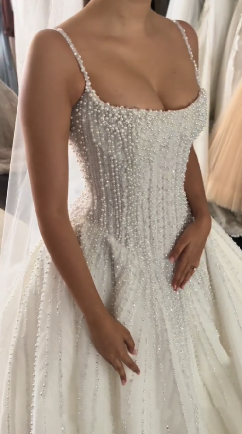 Pretty Wedding Dress Ball Gown Spaghetti Straps Sequin White Wedding Dresses Bridal Gowns DP1597