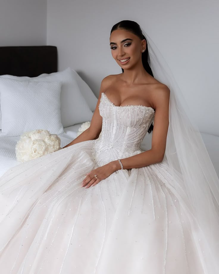 Elegant Bridal Gown Ball Gown Sweetheart White Wedding Dresses Minimalist Bridal Gowns DP1592