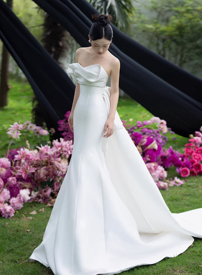 Classic Bridal Gown Mermaid Strapless Satin White Wedding Dresses Minimalist Bridal Gowns DP1656