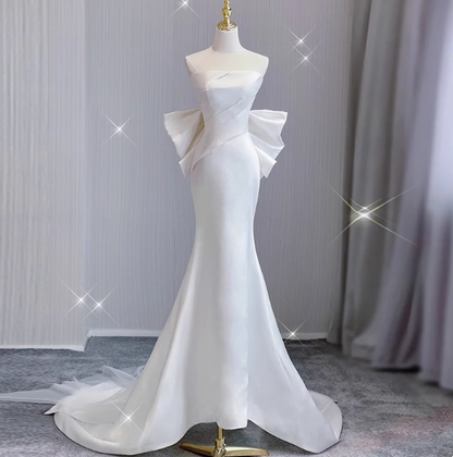 Classic Bridal Gown Mermaid Strapless Satin White Wedding Dresses Minimalist Bridal Gowns DP1657