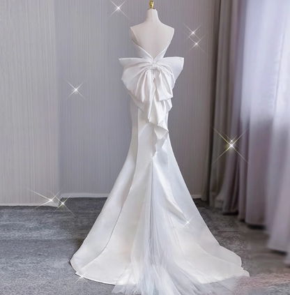 Classic Bridal Gown Mermaid Strapless Satin White Wedding Dresses Minimalist Bridal Gowns DP1657